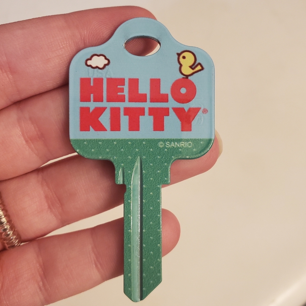 Hello Kitty - Picture 2 of 2